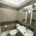 Cassandra Otel Buzanada