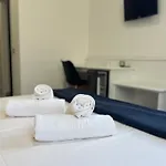 Cassandra Otel