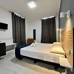 Cassandra Otel