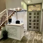 Cassandra Otel