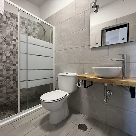 Cassandra Hotel